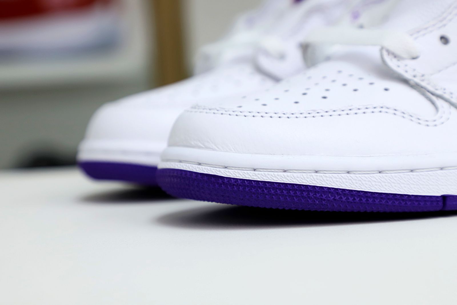 Air Jordan 1 High OG Court Purple