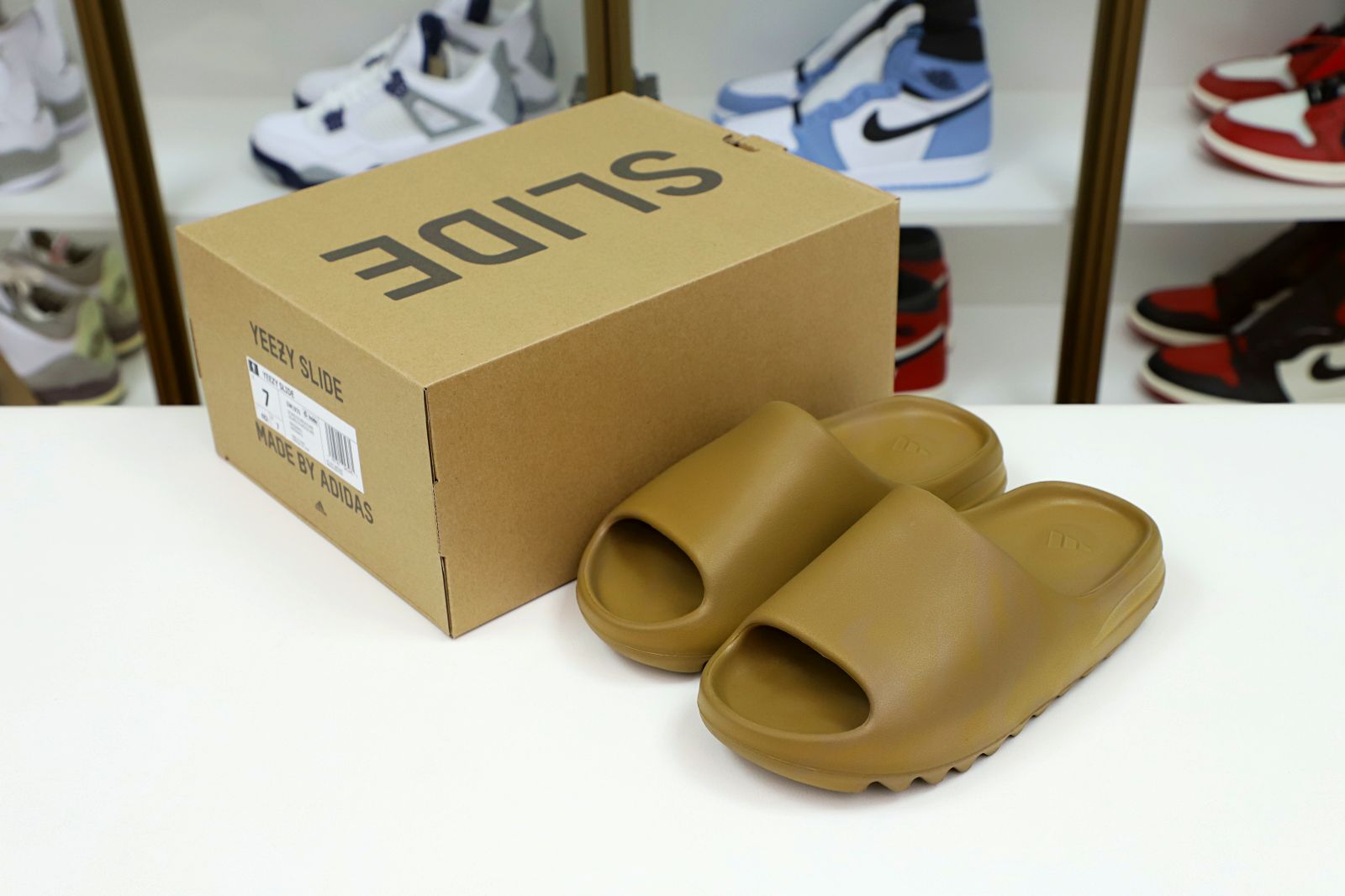 YEEZY SLIDES GW1931