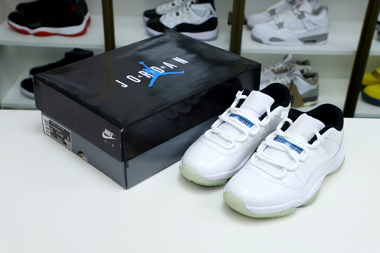 AIR JORDAN 11 RETRO LOW LEGEND BLUE