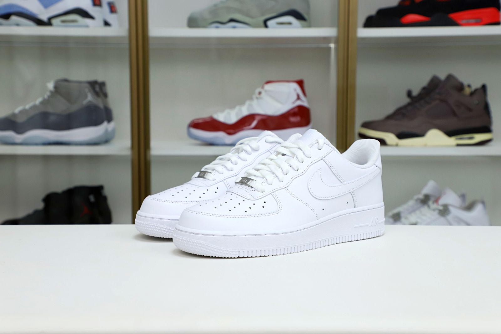 Nike Air Force 1 Low "Triple White"