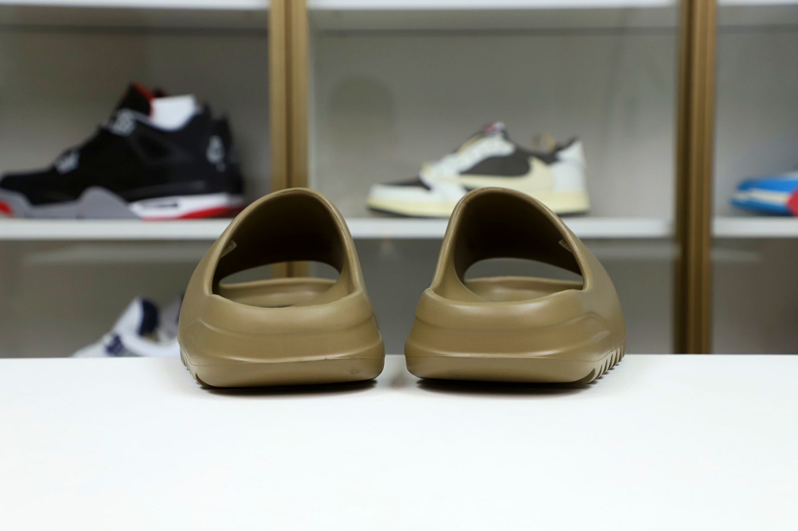 Yeezy Slide BrownFV8425