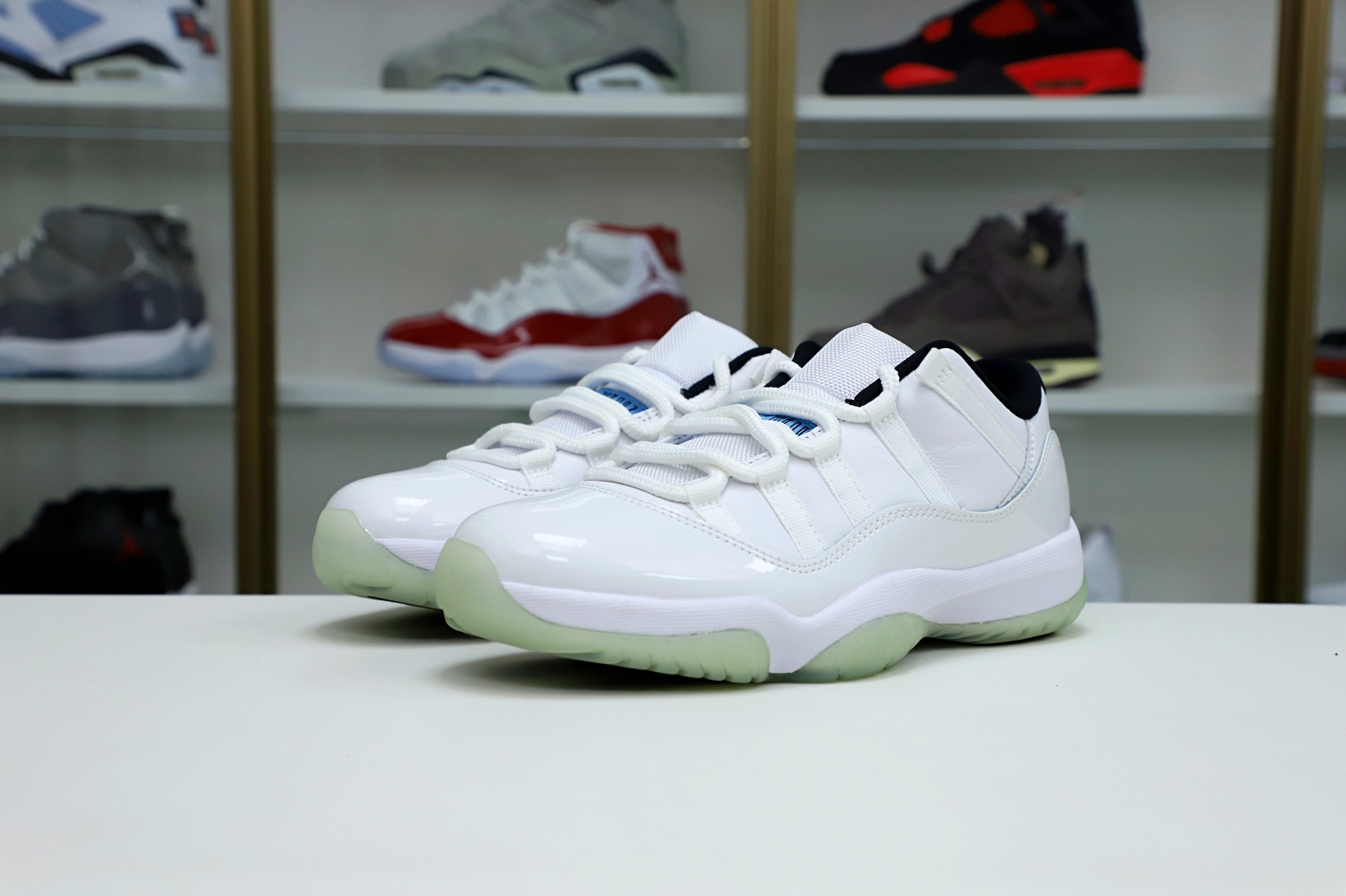 AIR JORDAN 11 RETRO LOW LEGEND BLUE