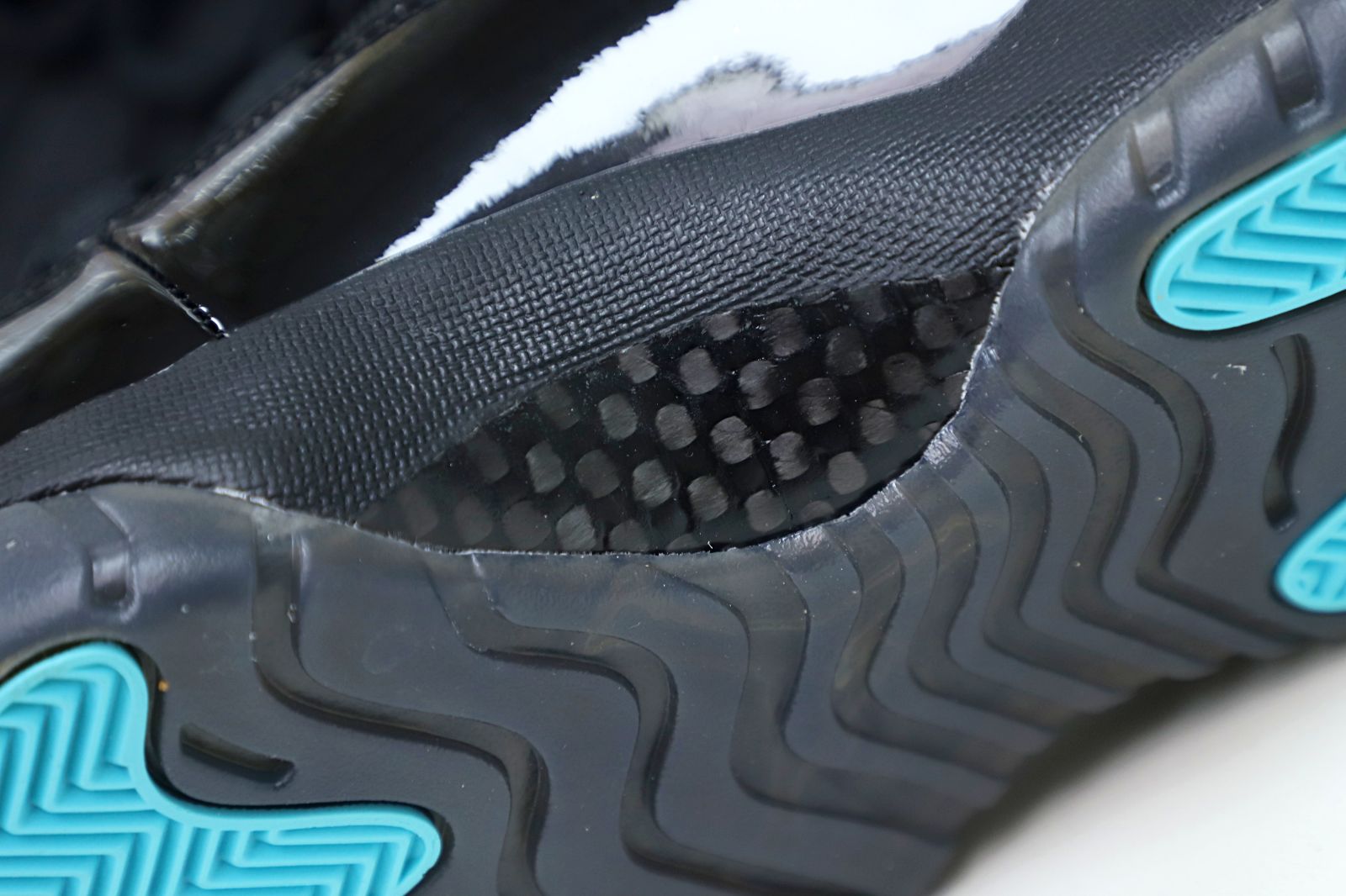 AIR JORDAN 11 RETRO GAMMA BLUE