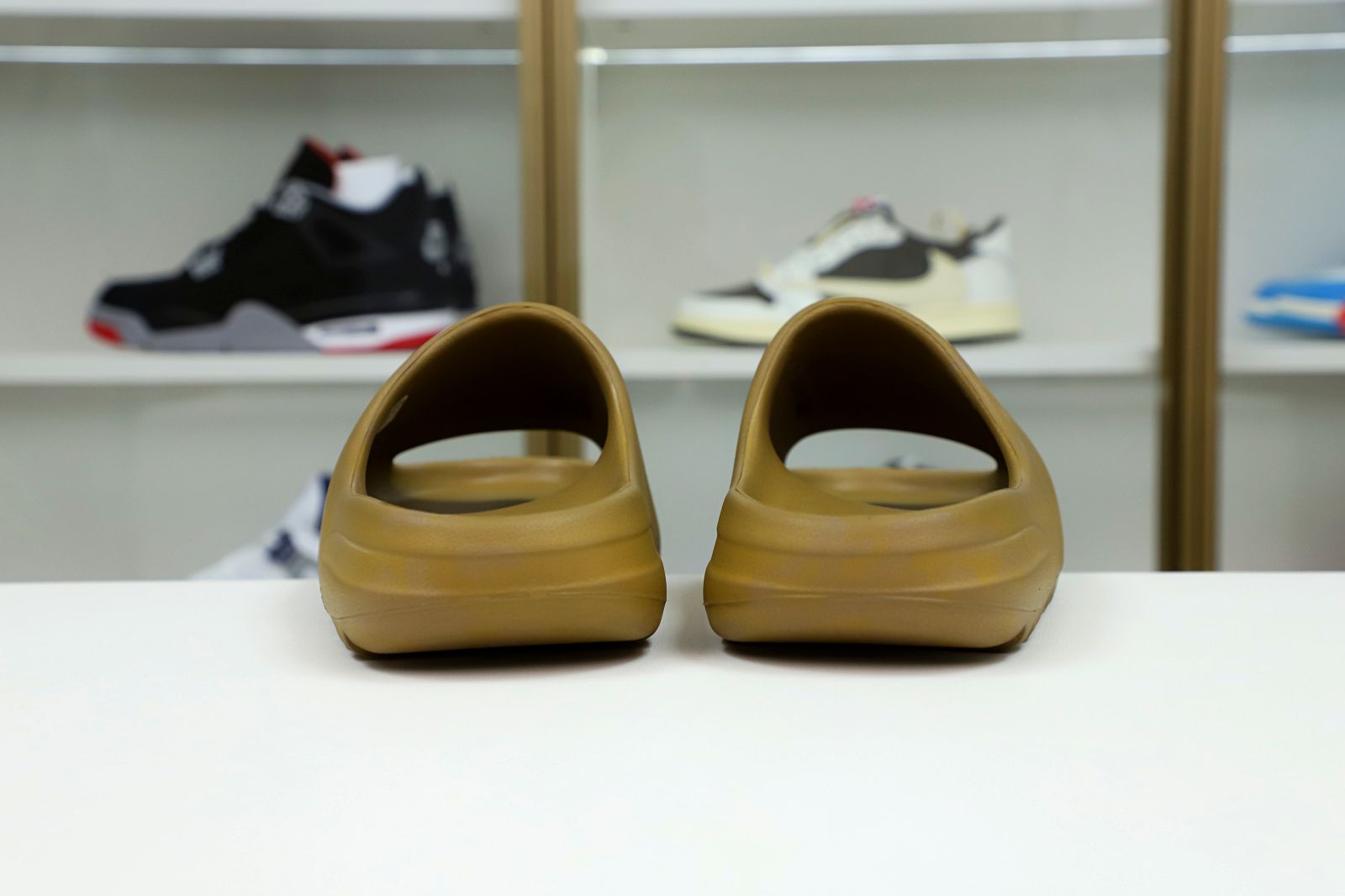 YEEZY SLIDES GW1931