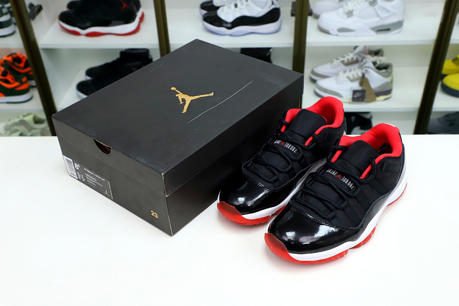 AIR JORDAN 11 RETRO BRED LOW