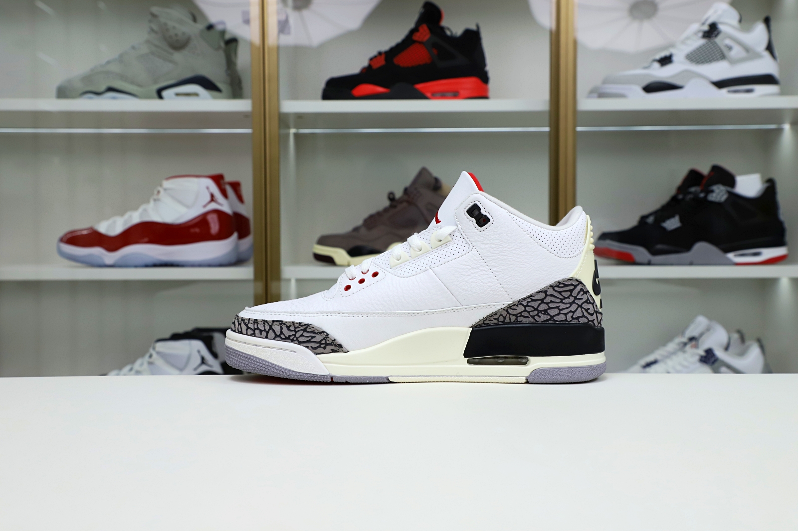 AIR JORDAN 3 "WHITE CEMENT REIMAGINED"