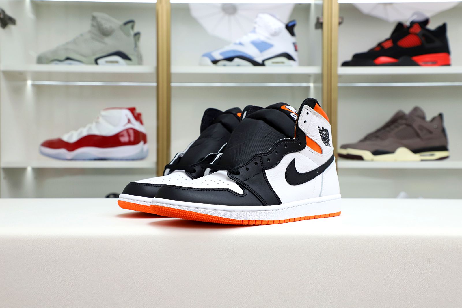 Air Jordan 1 Retro High OG Electro Orange