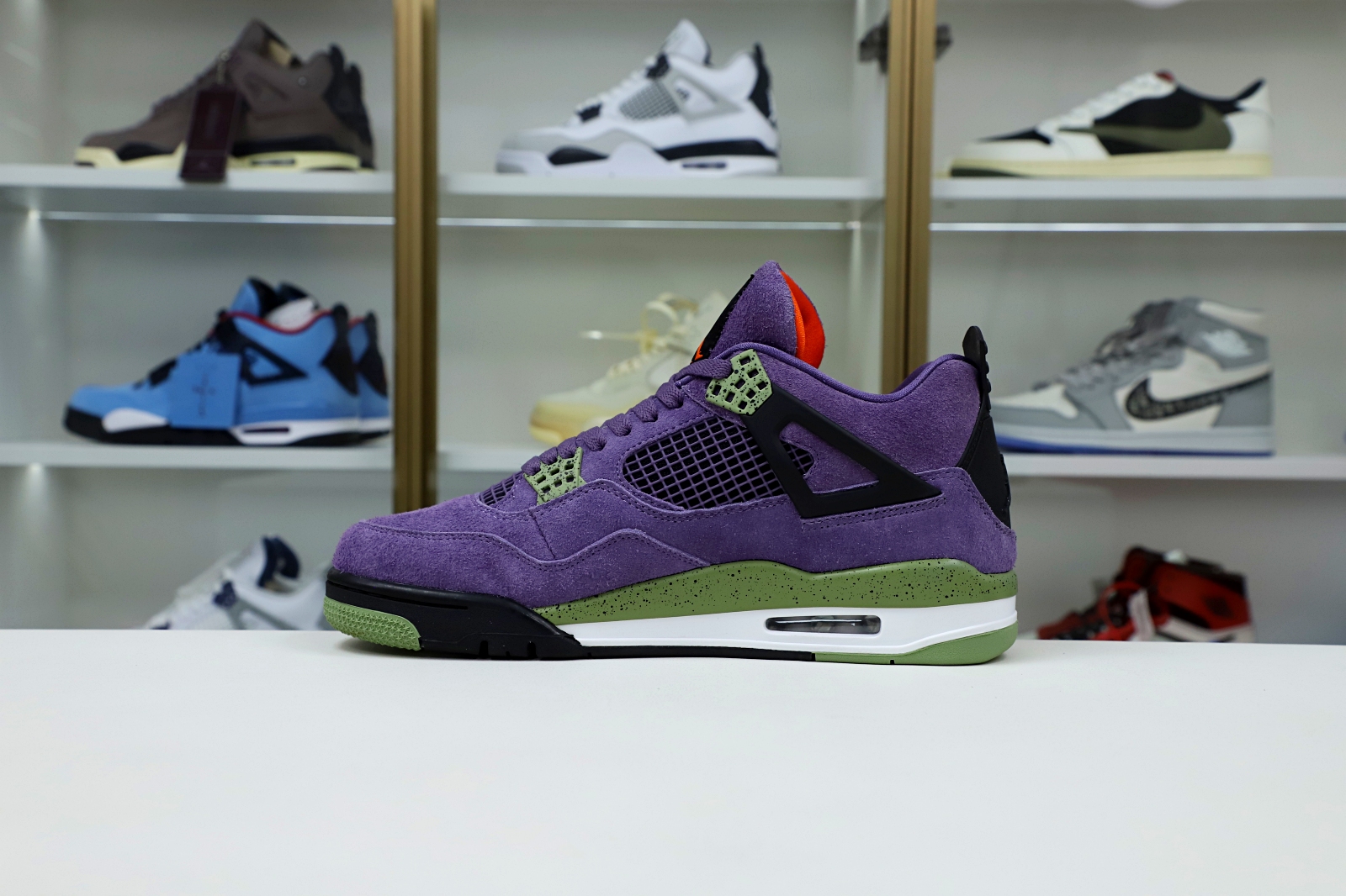 TRAVIS SCOTT X AIR JORDAN 4 PURPLE