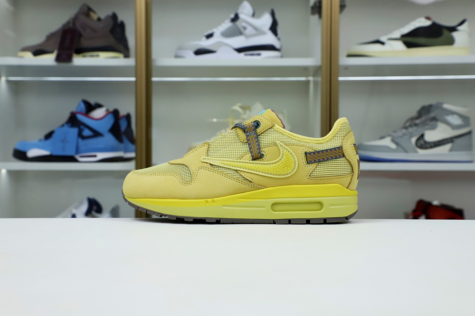 TRAVIS SCOTT X NIKE AIR MAX 1 WHEAT DO9392-700