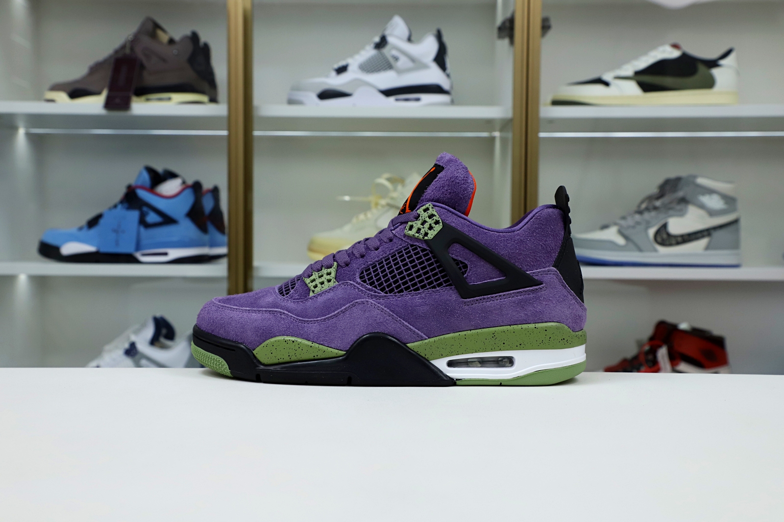 TRAVIS SCOTT X AIR JORDAN 4 PURPLE