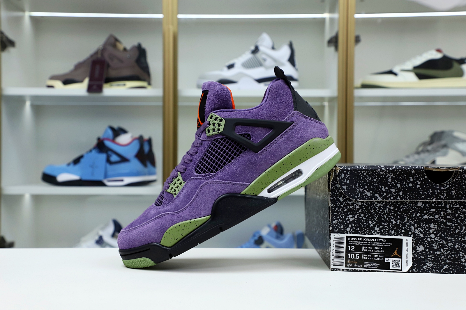 TRAVIS SCOTT X AIR JORDAN 4 PURPLE