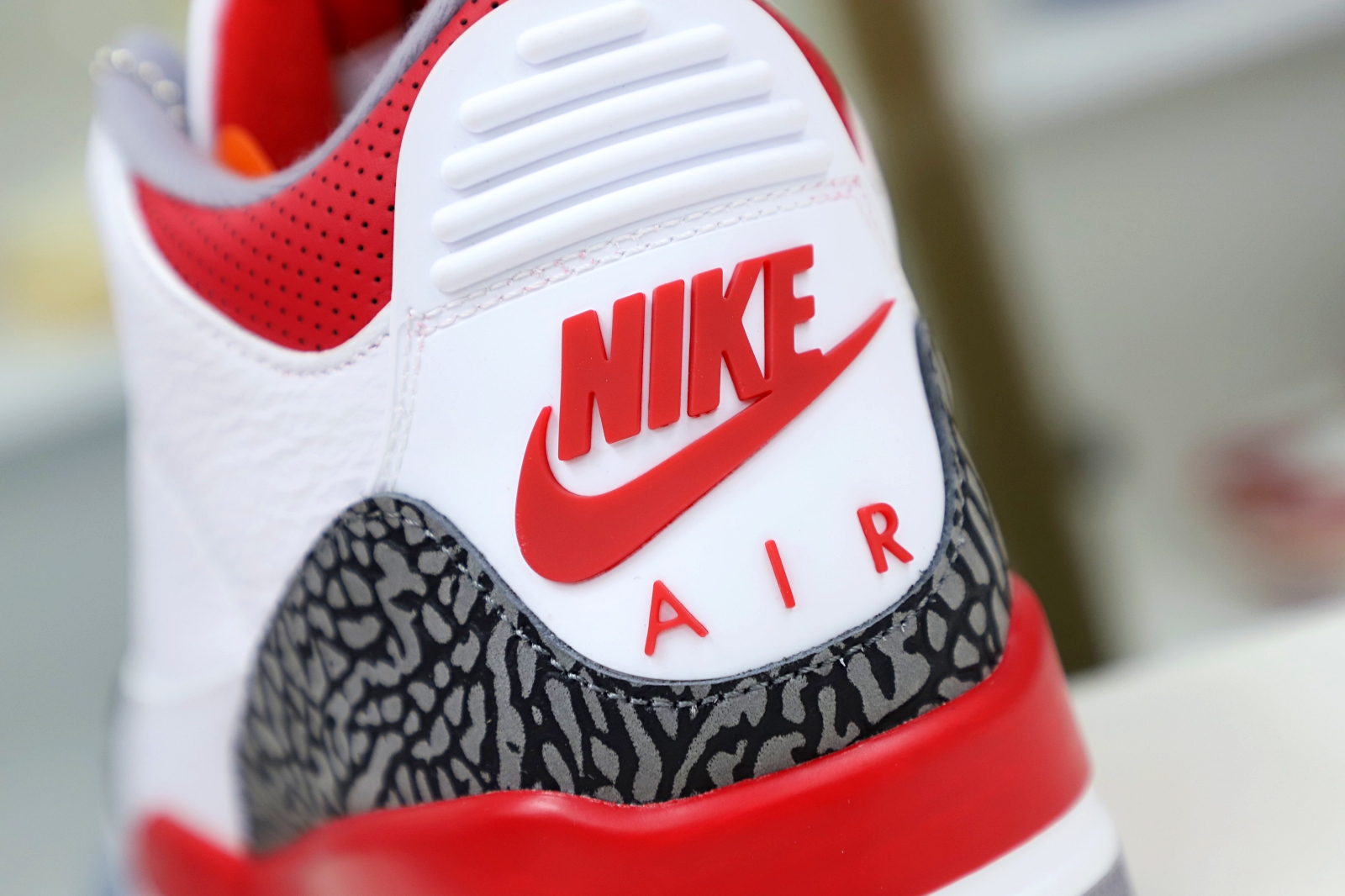 AIR JORDAN 3RETRO"FIRERED"（DN3707-160)