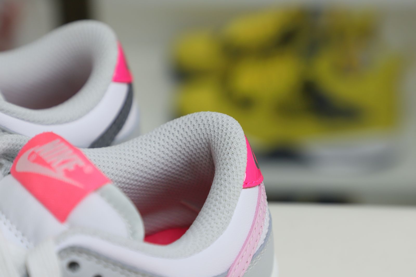 Nike Dunk Low"SummitWhite and Pink Foam