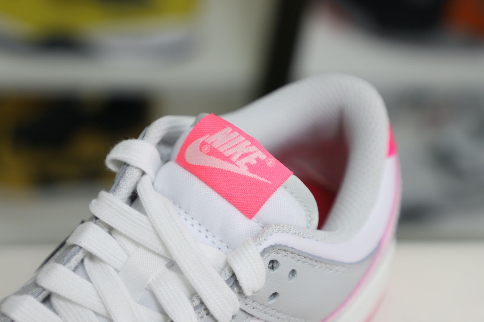 Nike Dunk Low"SummitWhite and Pink Foam