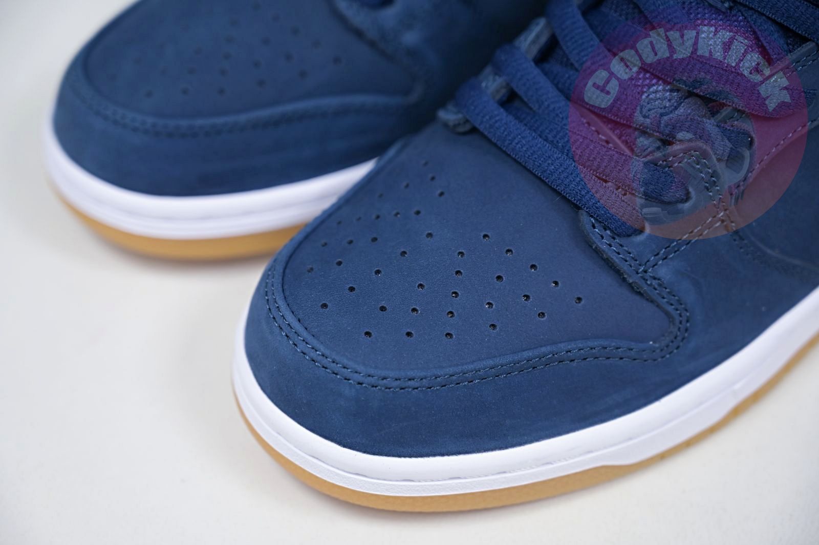 Nike Dunk SB Low Pro Iso "Navy Gum"