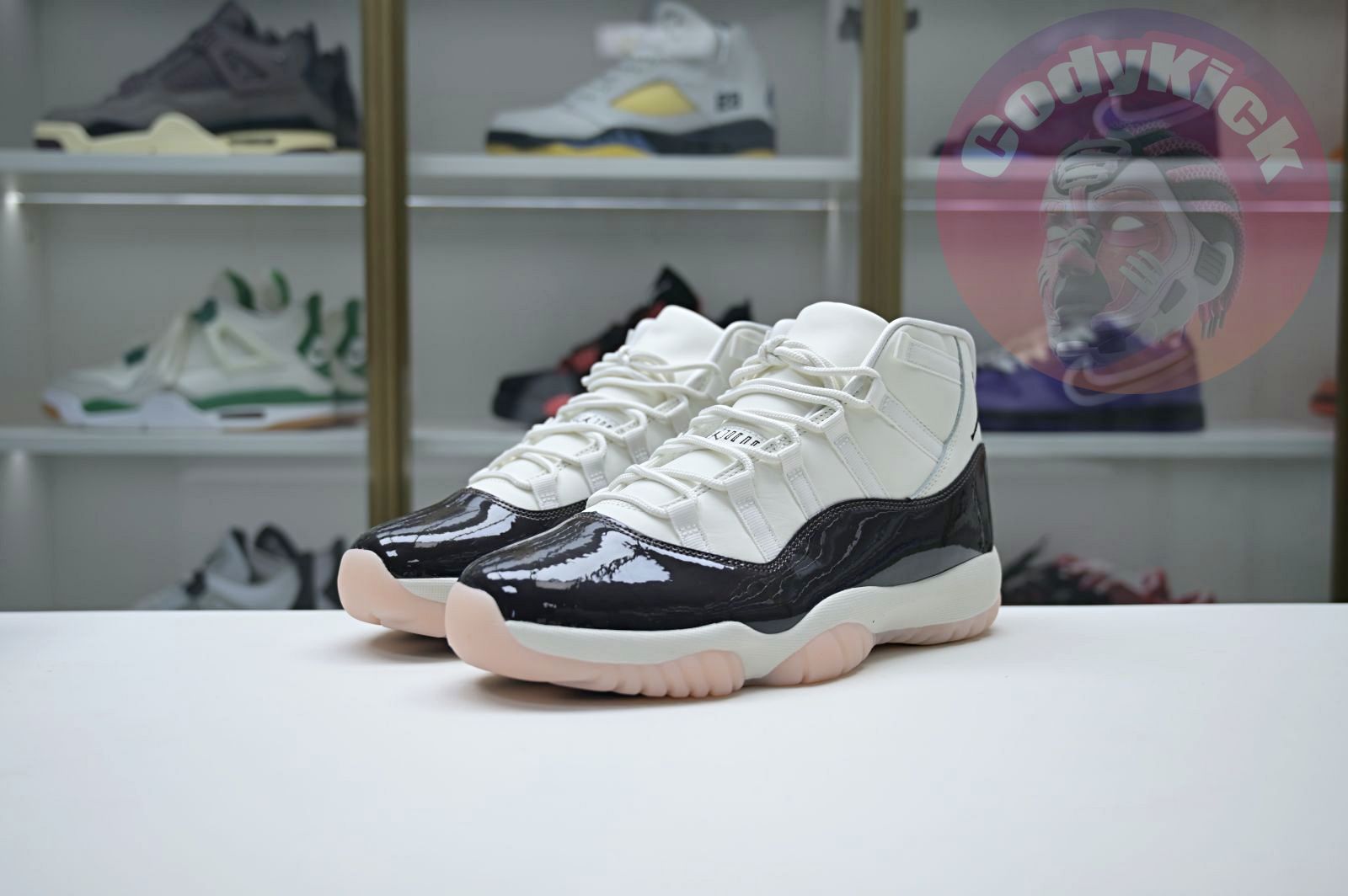 Air Jordan 11 "Neapolitan"