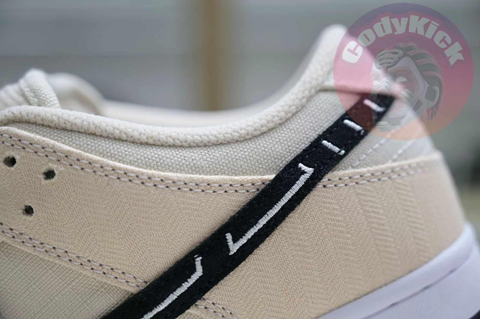 Albino & Preto x Nike Dunk SB Low Pro "Pearl White"