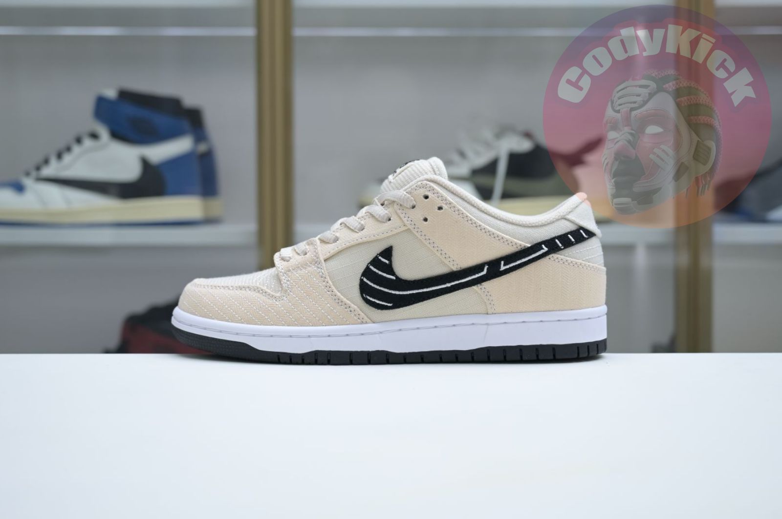 Albino & Preto x Nike Dunk SB Low Pro "Pearl White"