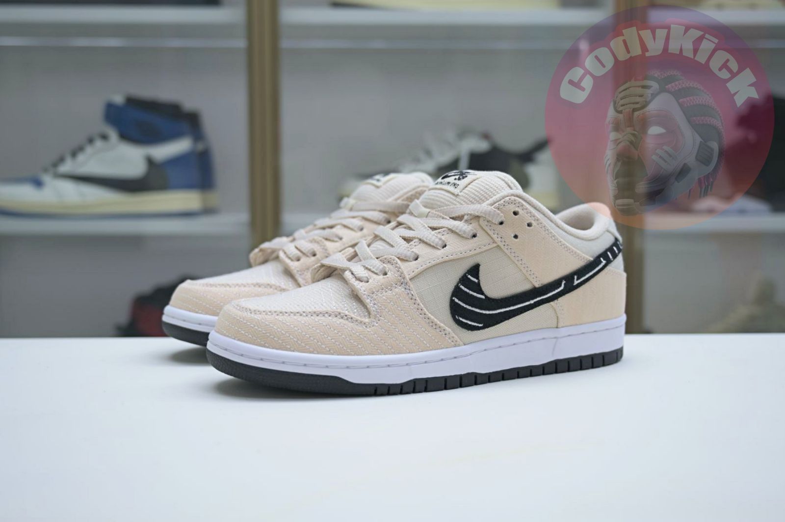 Albino & Preto x Nike Dunk SB Low Pro "Pearl White"