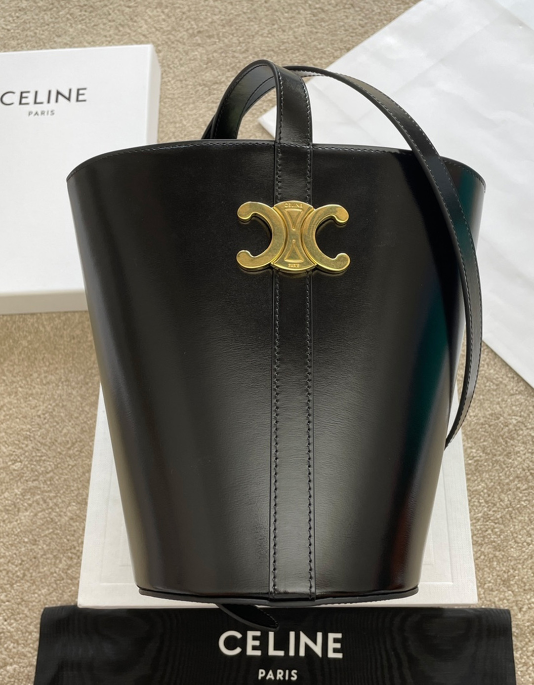 bucket triomphe in shiny calfskin black