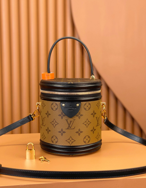 Louis Vuitton Ivy Monogram Empreinte Wallet on Chain