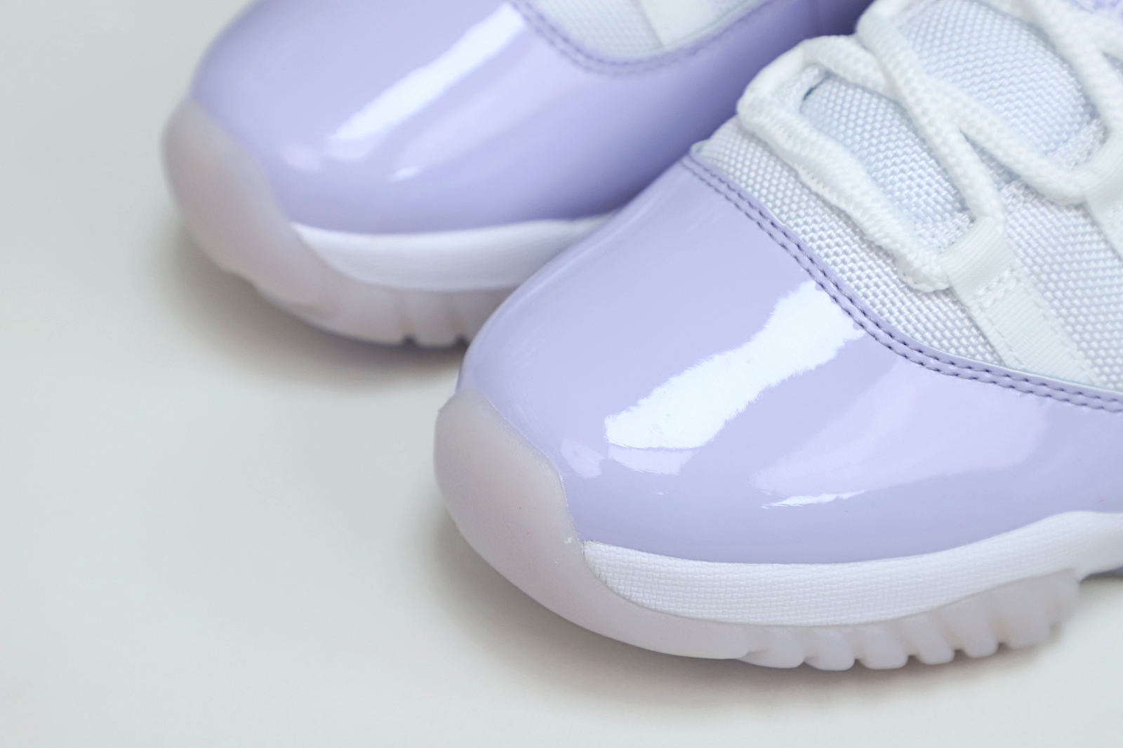 AIR JORDAN 11 LOW PURE VIOLET