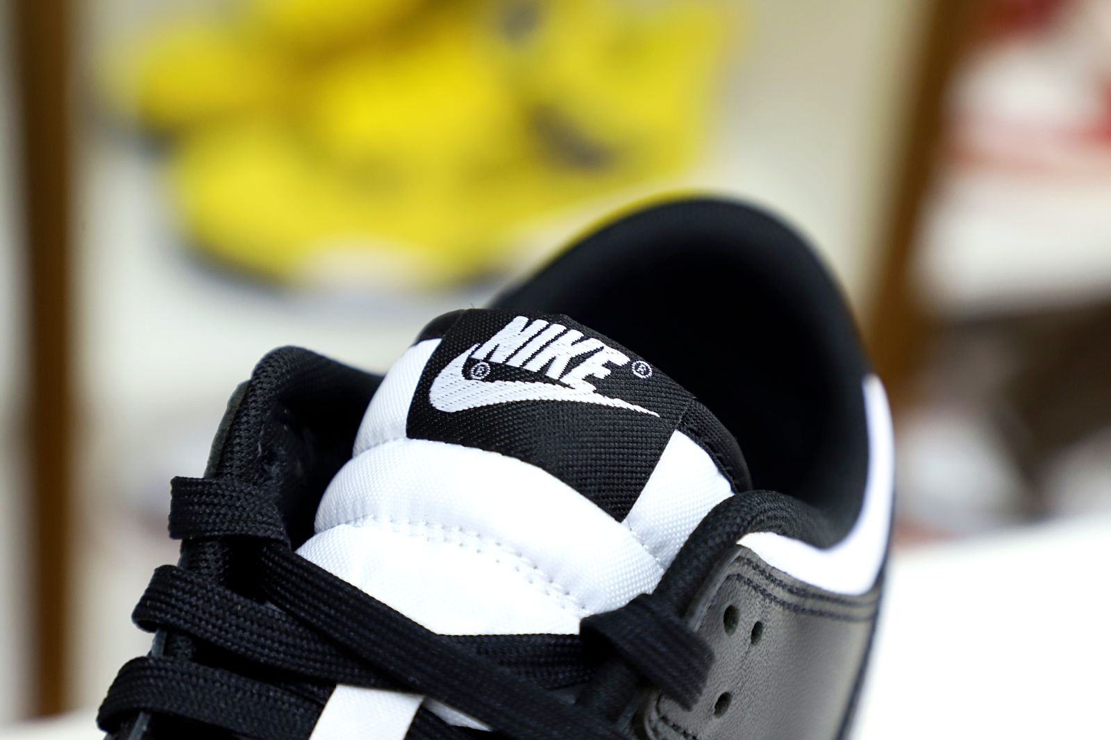 DUNK LOW PANDA 