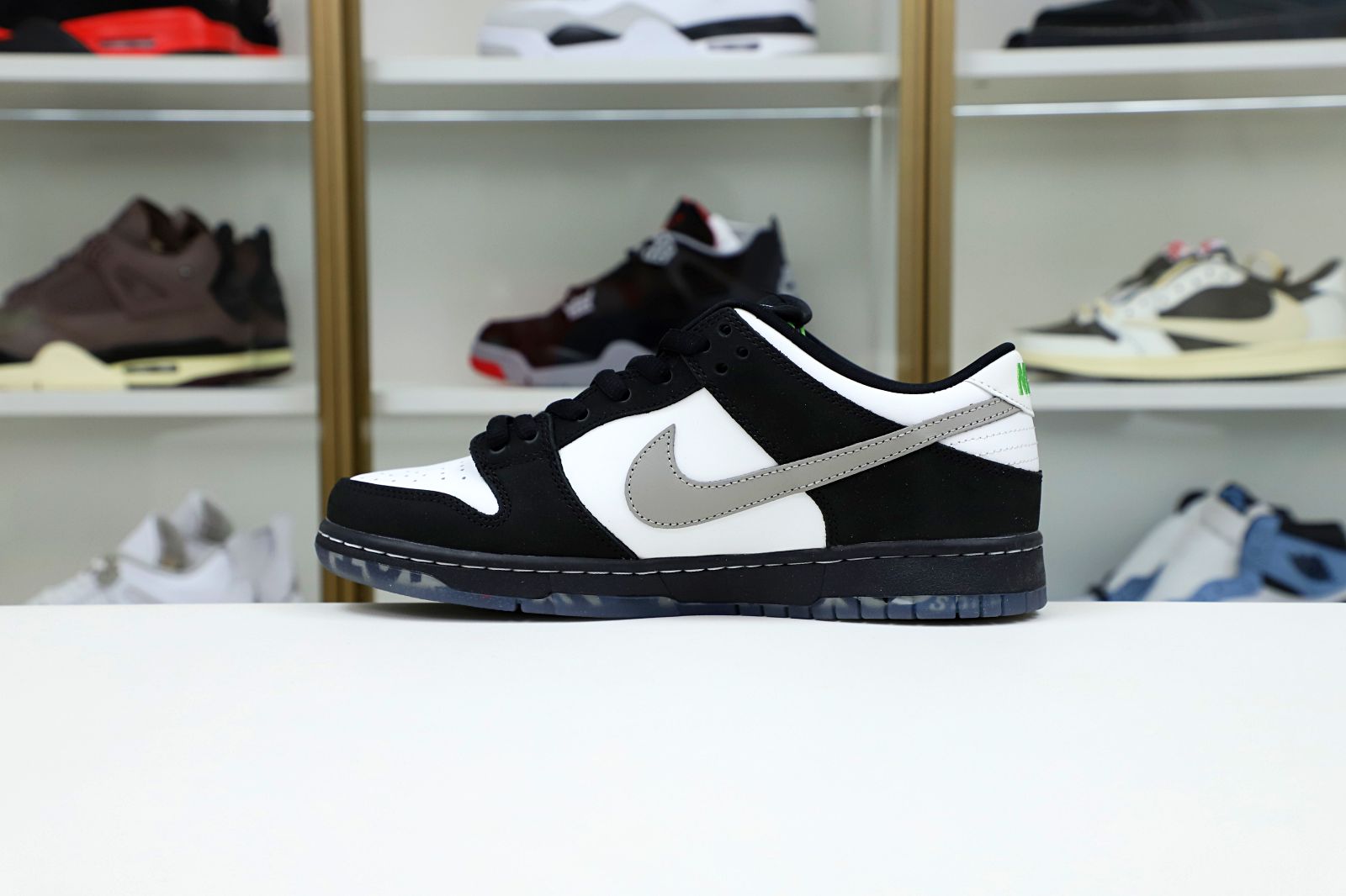 NIKE SB DUNK LOW STAPLE PANDA PIGEON (REGULAR BOX)