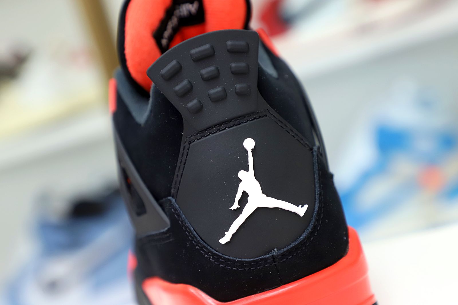 AIR JORDAN 4 RETRO 