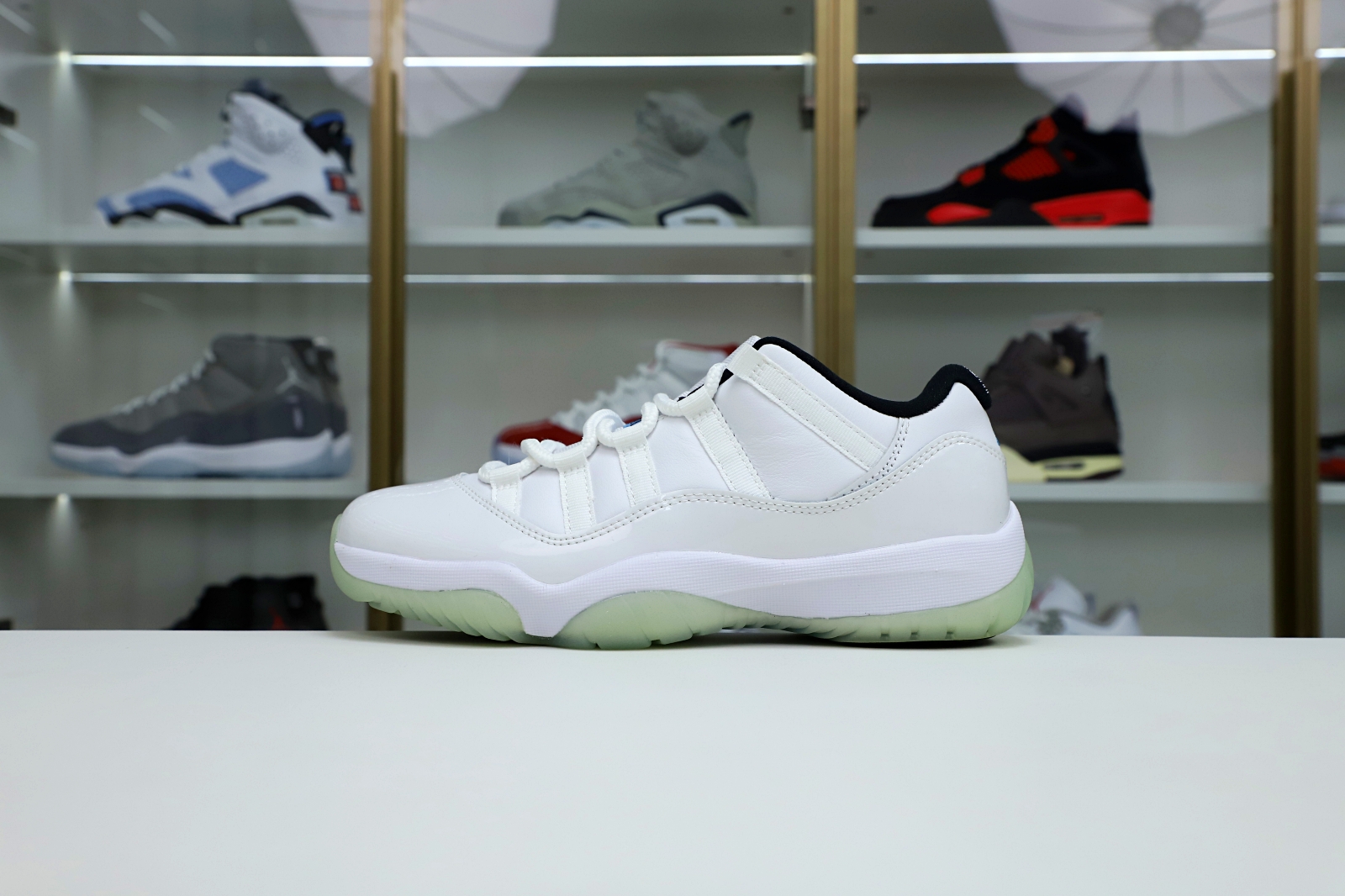 AIR JORDAN 11 RETRO LOW LEGEND BLUE