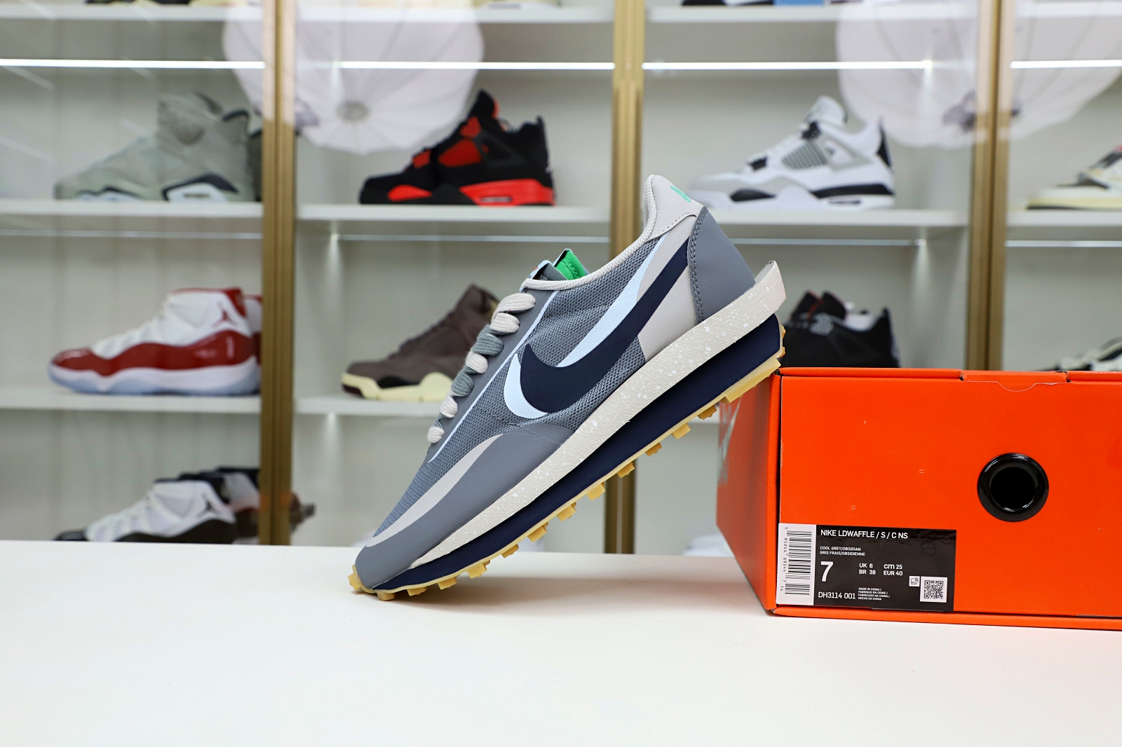 sacai x Nike LDWaffe "Cool Grey"