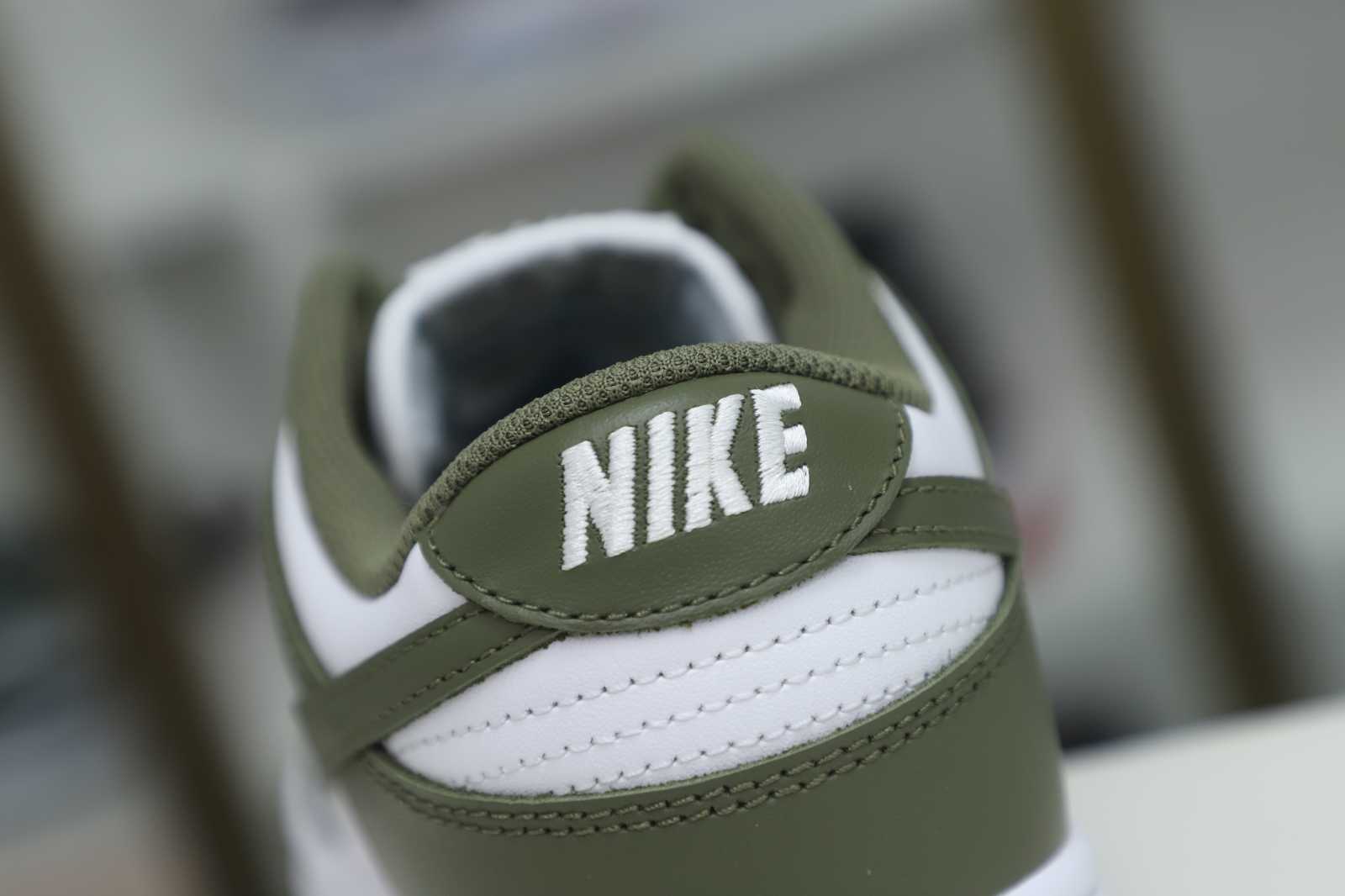 Nike Dunk Low "Medium Olive"