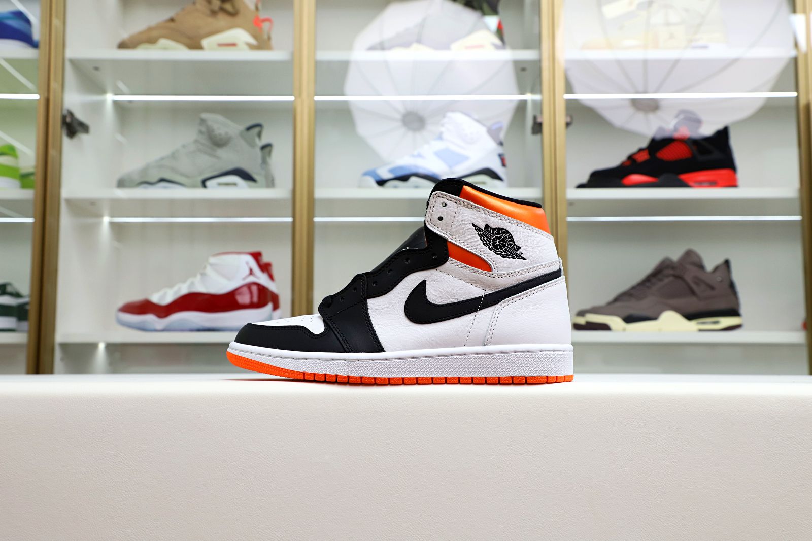 Air Jordan 1 Retro High OG Electro Orange