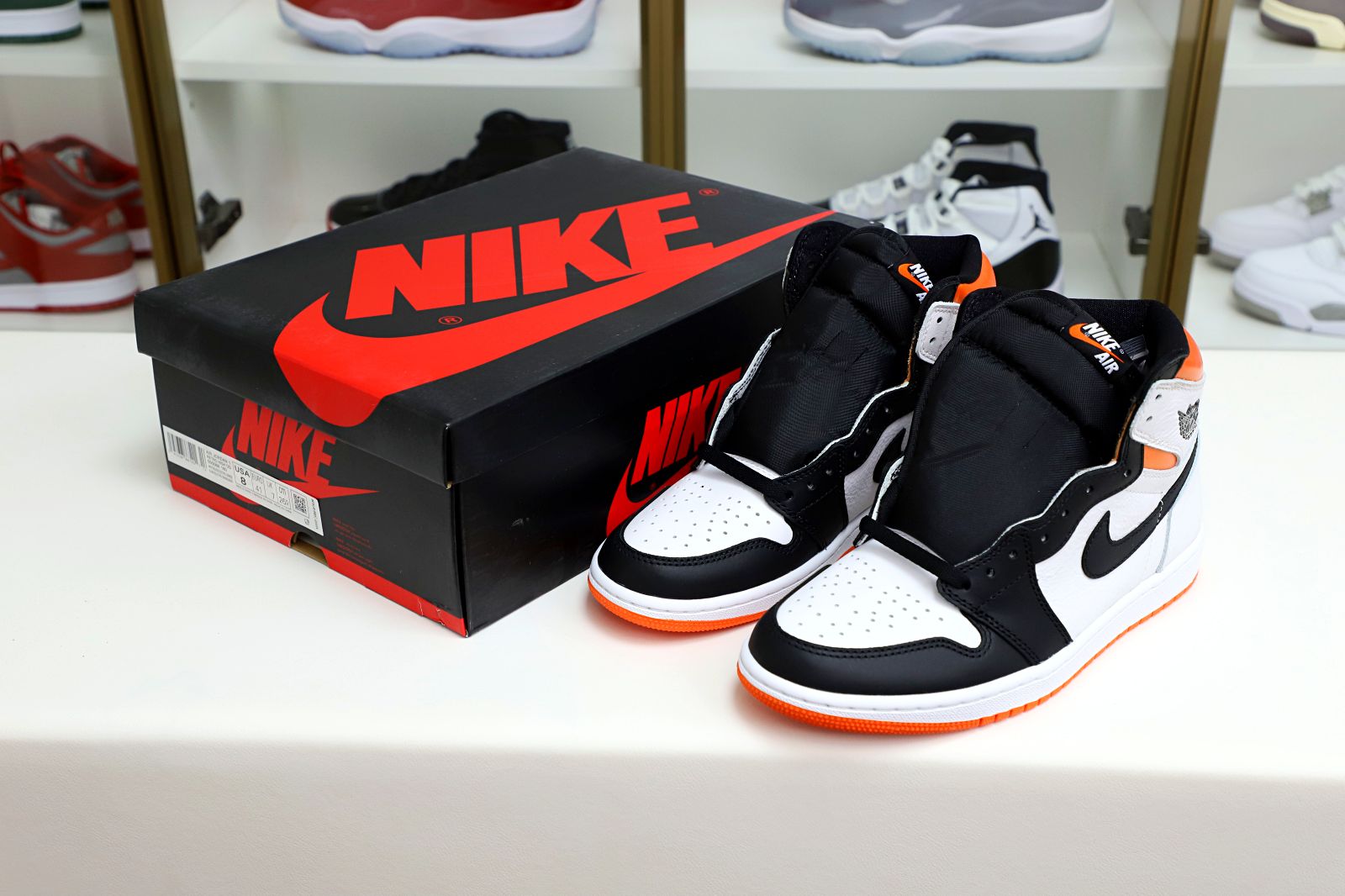 Air Jordan 1 Retro High OG Electro Orange