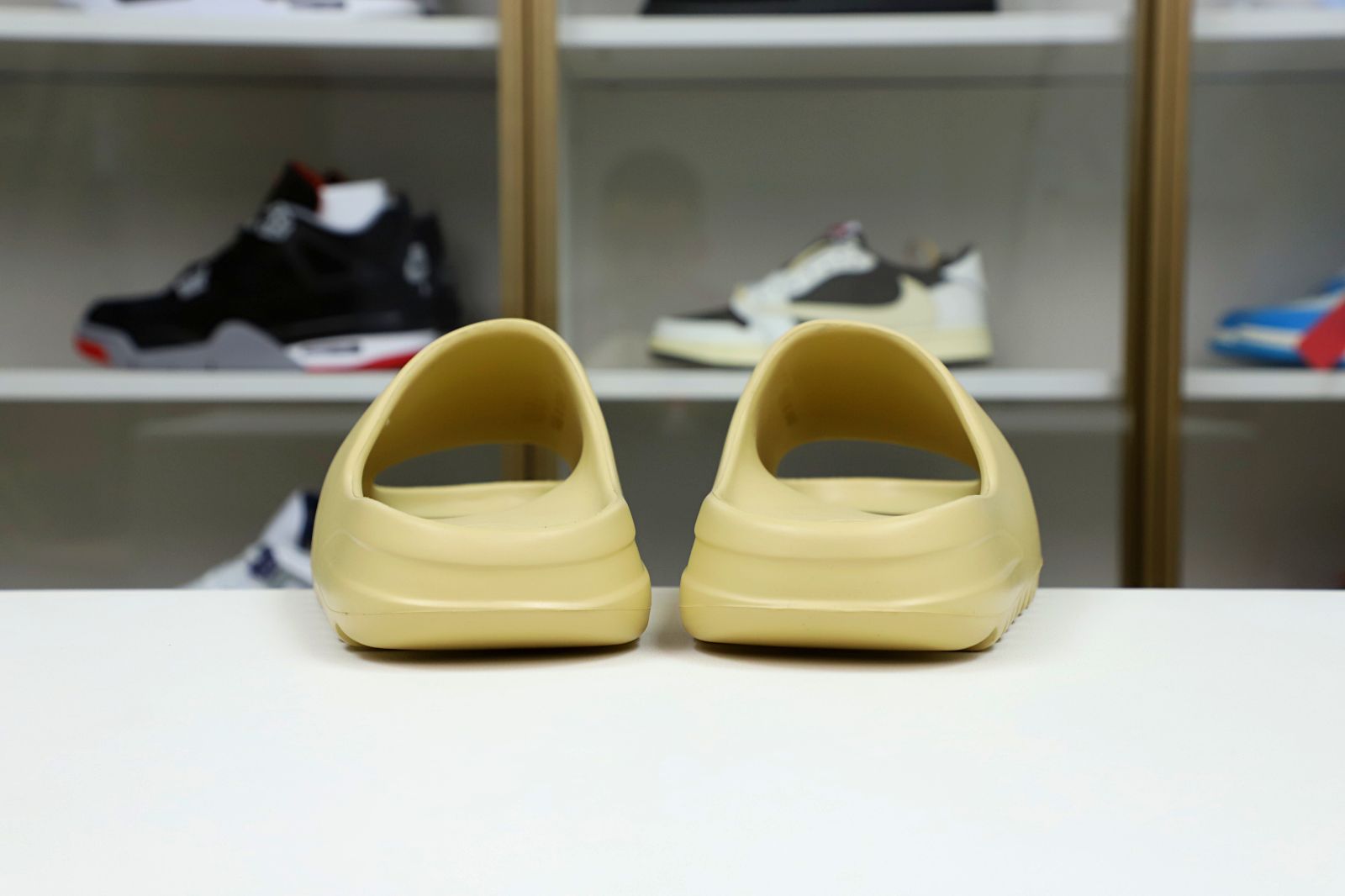 Yeezy Slide "sand" FW6344