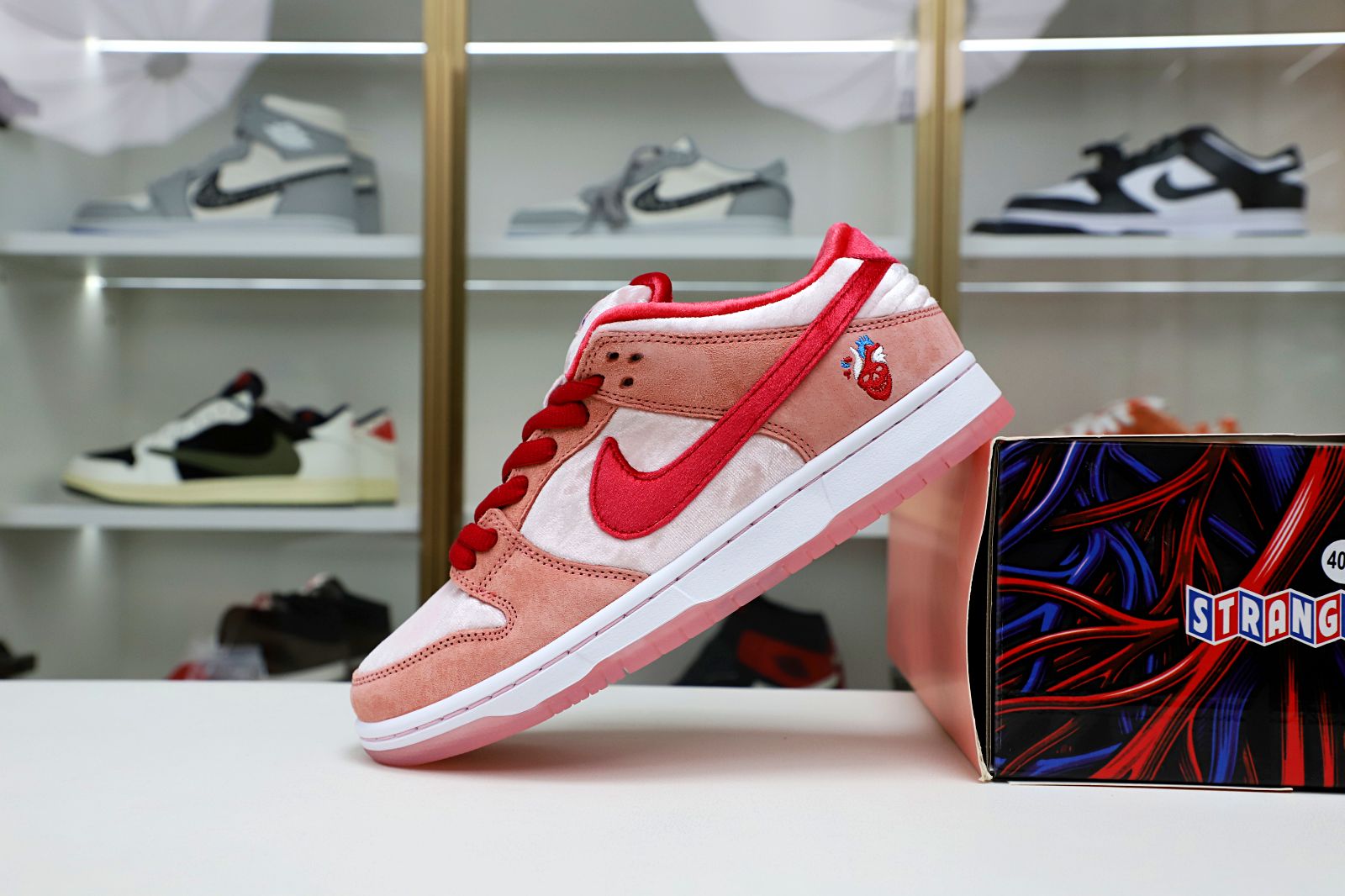 STRANGELOVE X DUNK LOW SB 