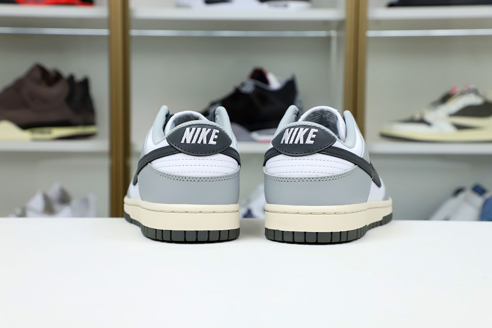 Nike Dunk Low Light Smoke Grey