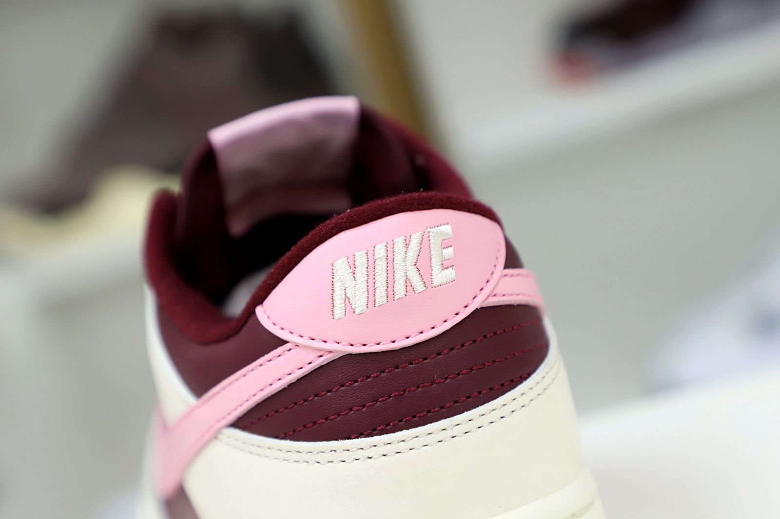 NIKE DUNK LOW VALENTINE DAY