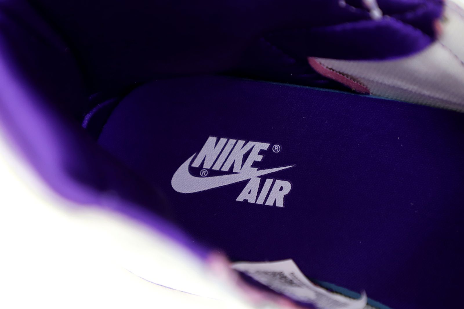 Air Jordan 1 High OG Court Purple