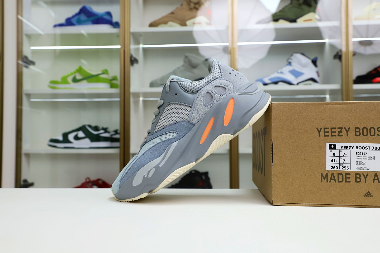 YEEZY BOOST 700 