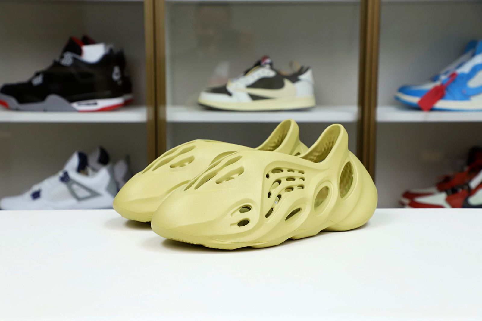 Yeezy Foam Runner "Sulfur"