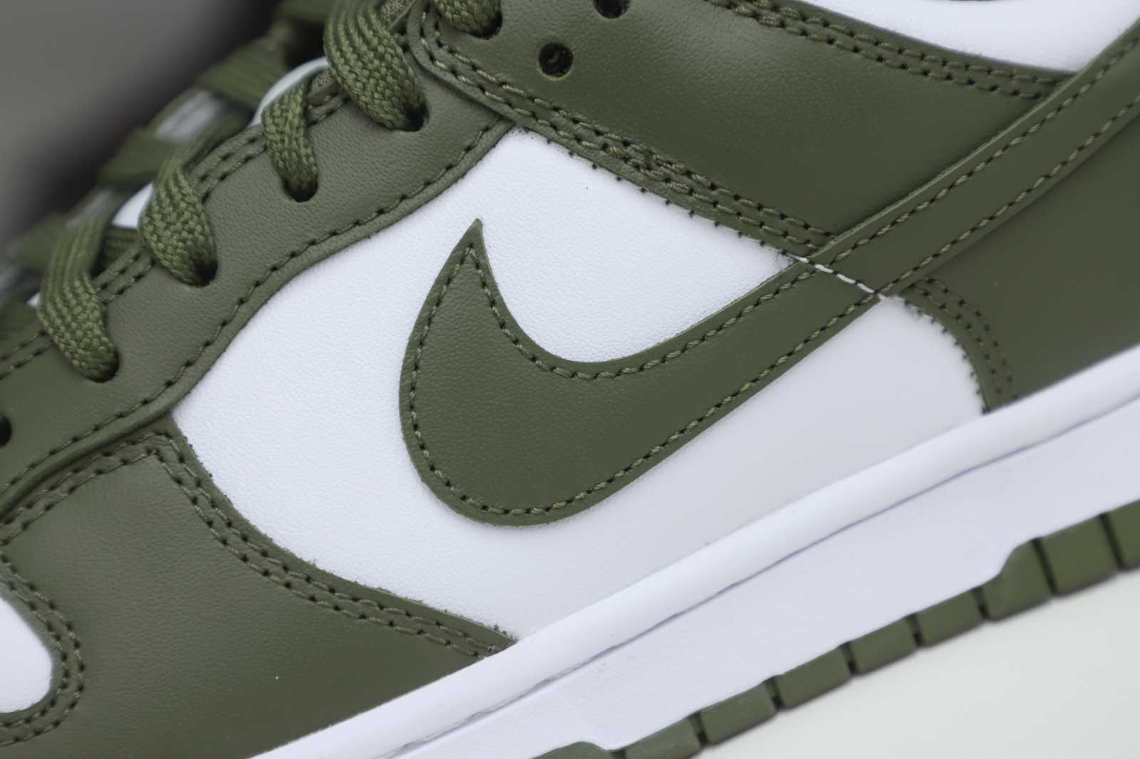 Nike Dunk Low "Medium Olive"