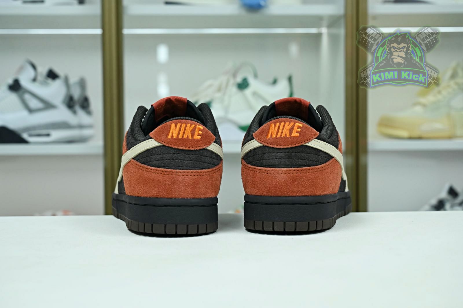 Nike Dunk Low "Red Panda"