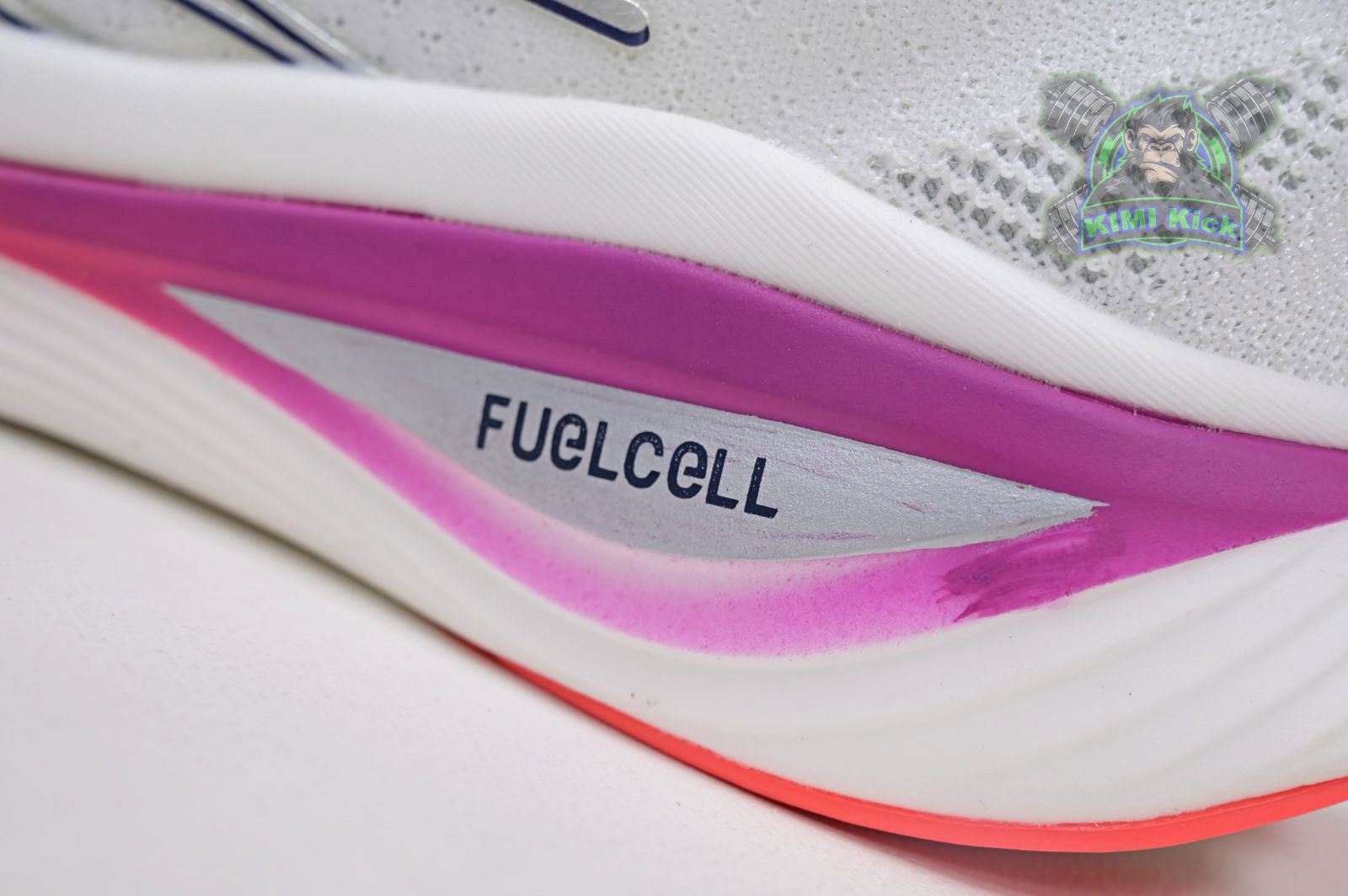 Kimikick New Balance NB FuelCellFuelCell SC Elite v3