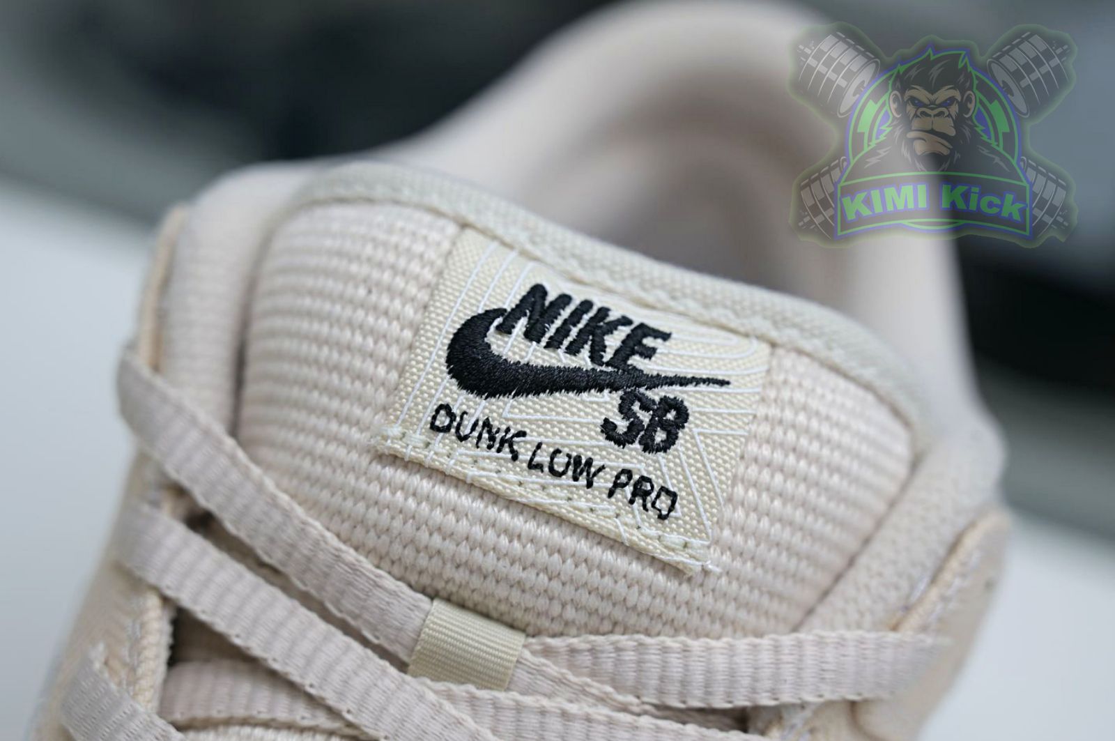 Albino & Preto x Nike Dunk SB Low Pro "Pearl White"