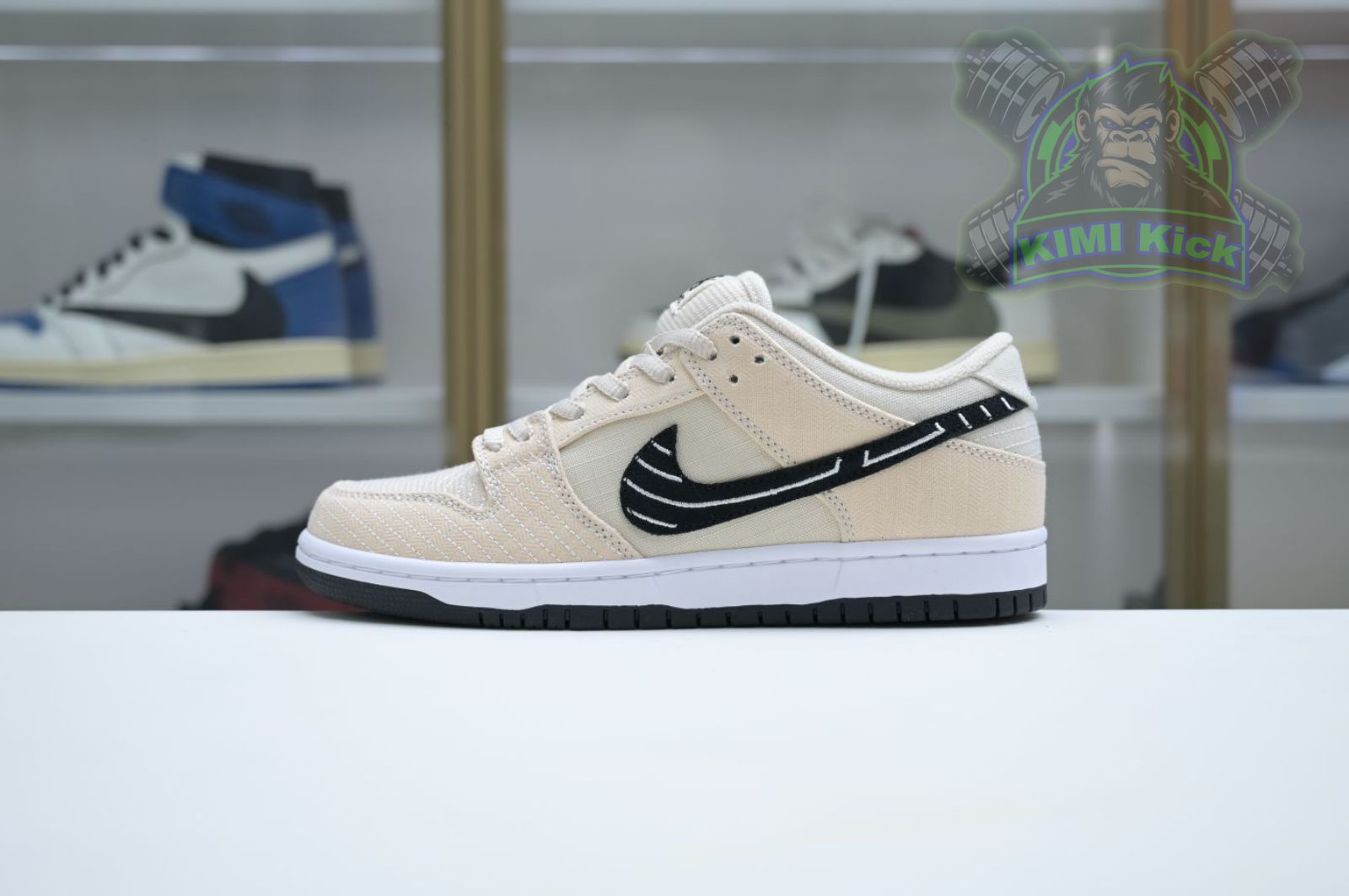 Albino & Preto x Nike Dunk SB Low Pro "Pearl White"