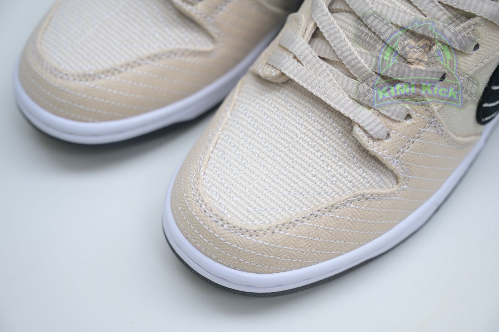 Albino & Preto x Nike Dunk SB Low Pro "Pearl White"