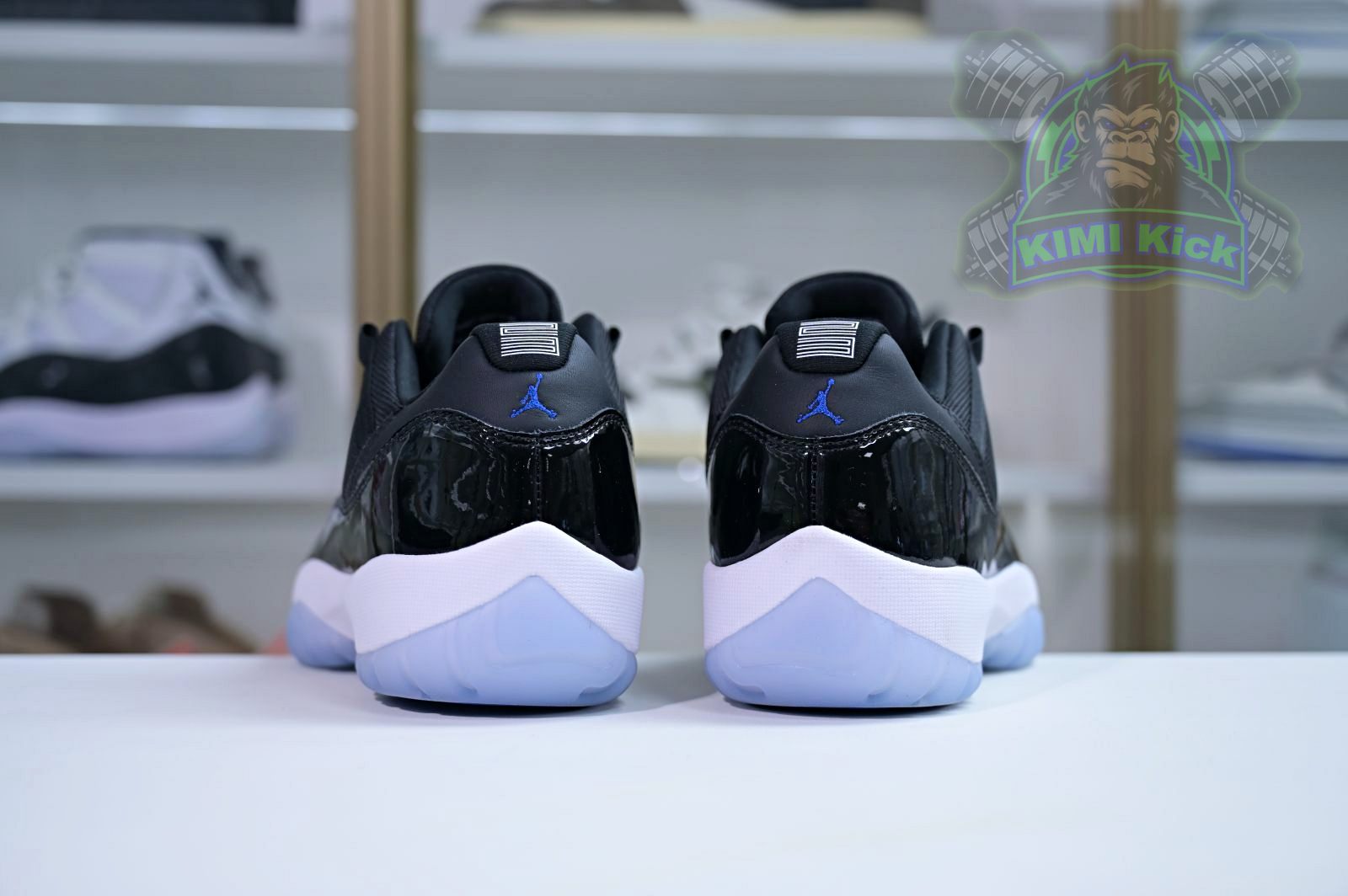 Air Jordan 11 Low "Space Jam"