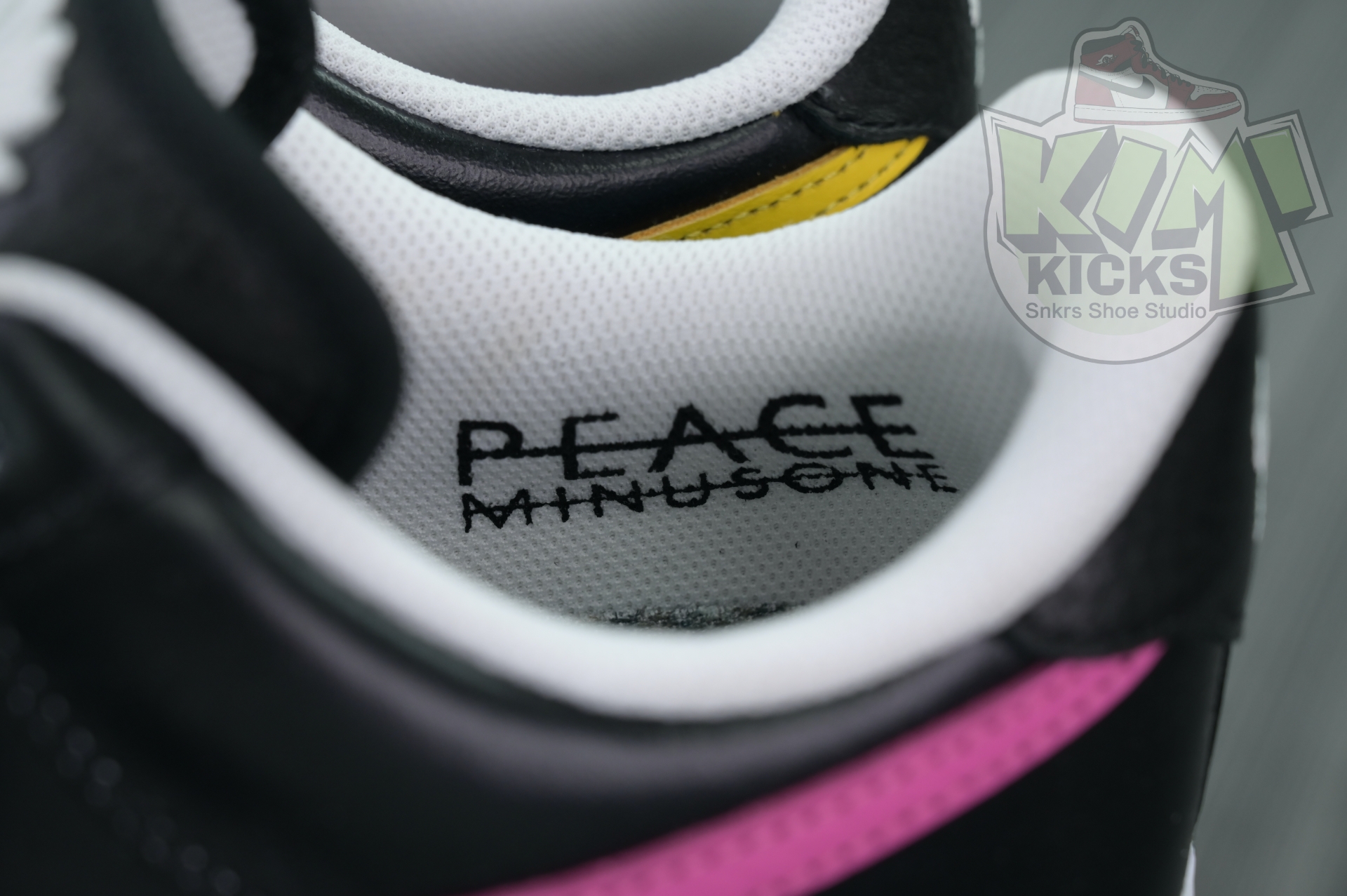 Kimikick Peaceminusone x Nike Air Force 1 “Para- Noise 3.0”