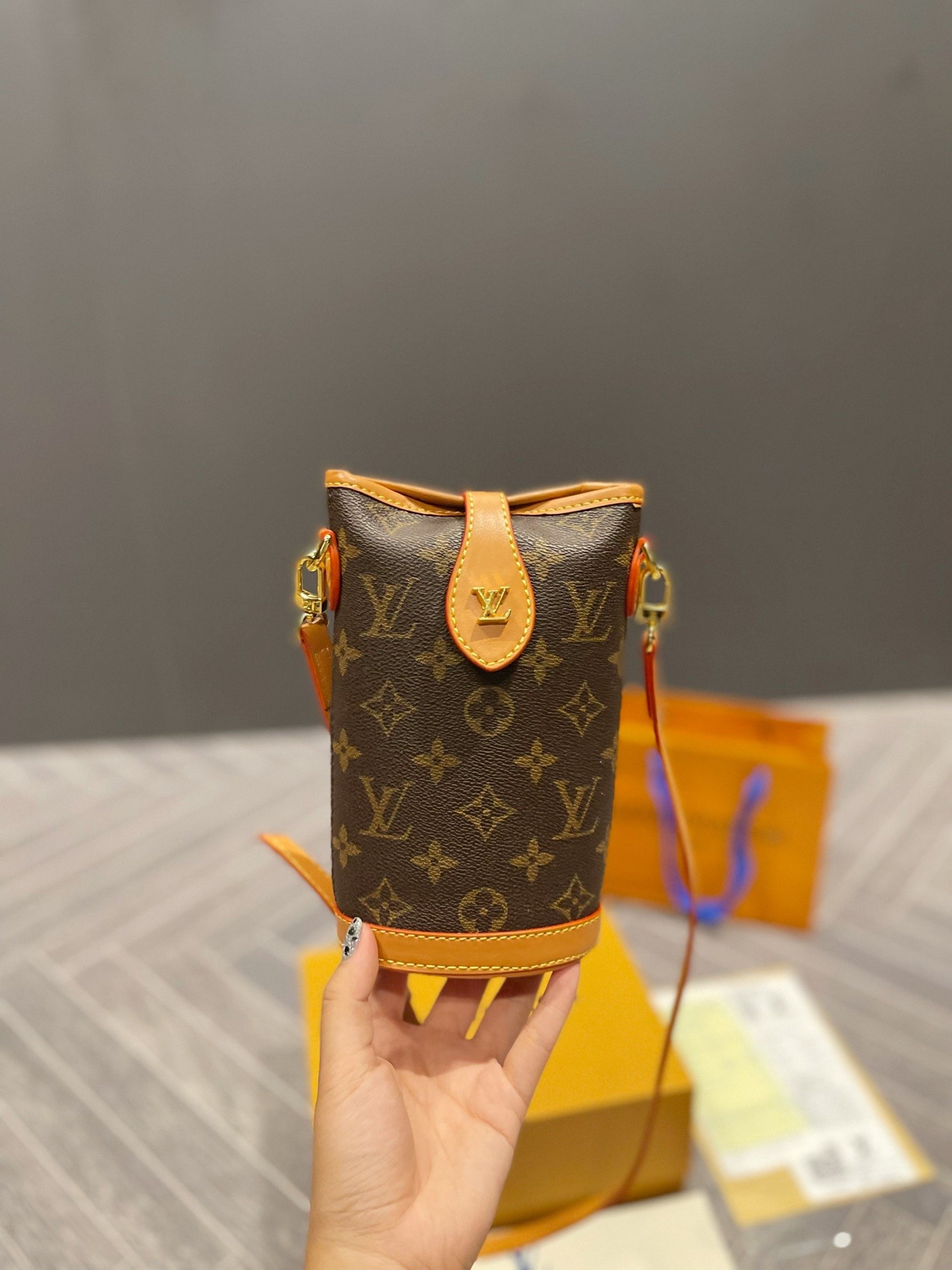 Louis Vuitton MONOGRAM Fold me pouch (M80874)